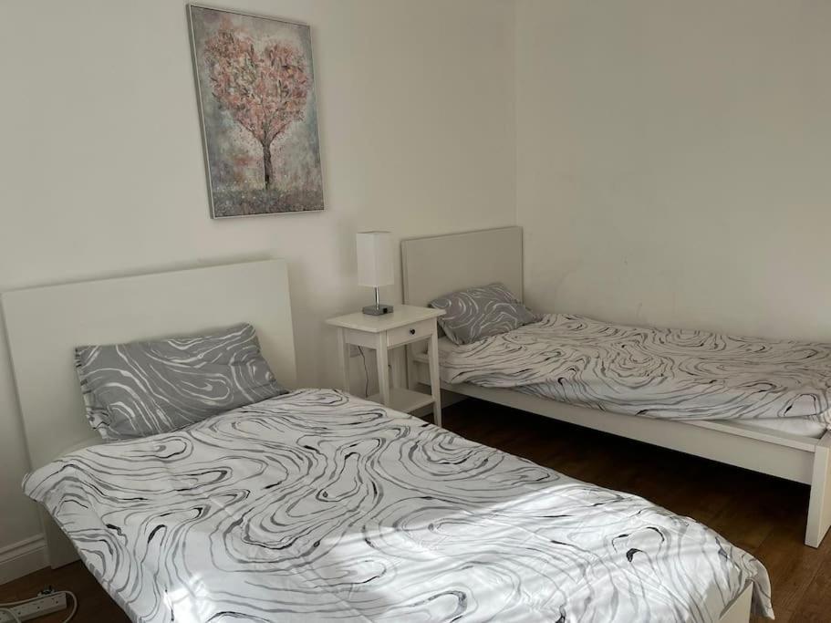 Bright And Calm Apartment - Watford Εξωτερικό φωτογραφία