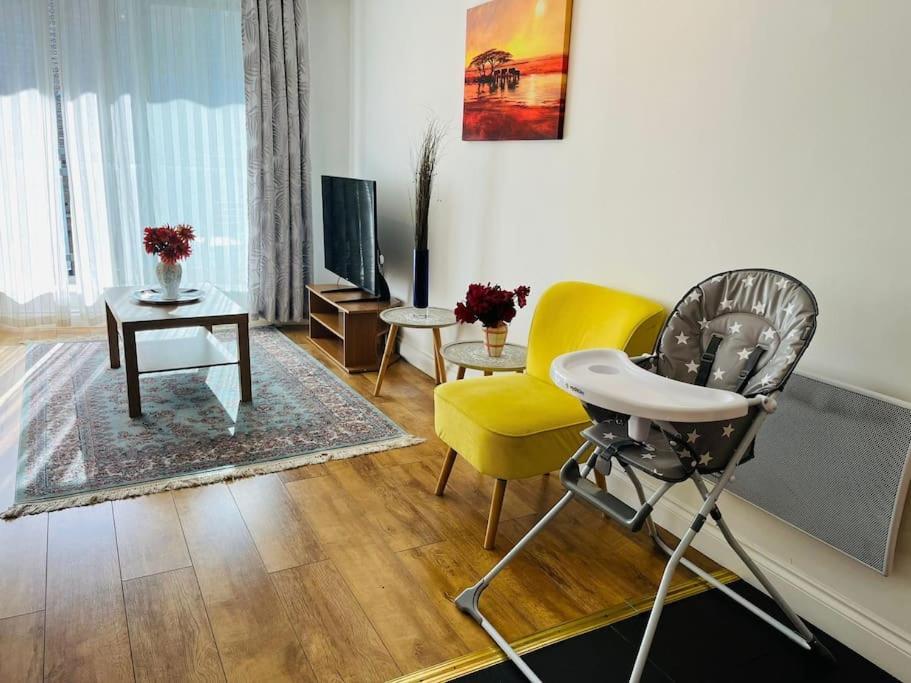 Bright And Calm Apartment - Watford Εξωτερικό φωτογραφία