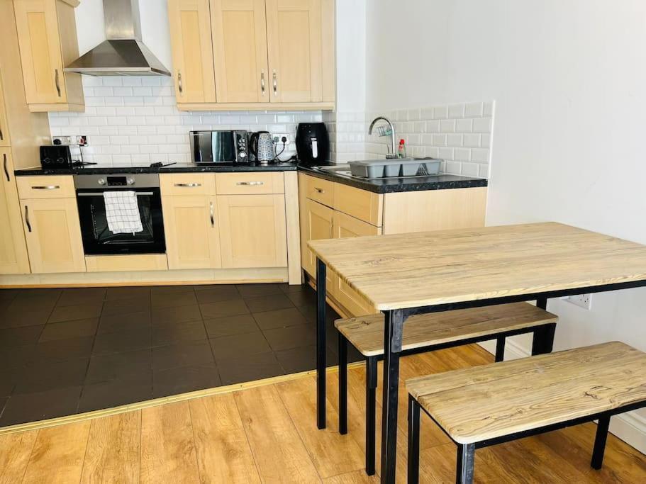 Bright And Calm Apartment - Watford Εξωτερικό φωτογραφία