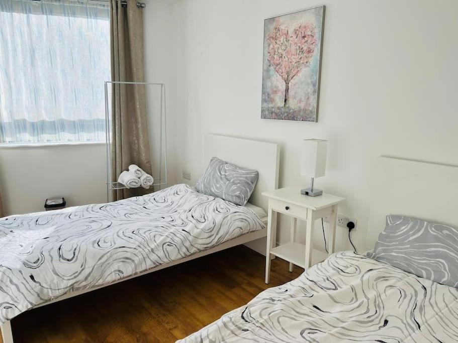 Bright And Calm Apartment - Watford Εξωτερικό φωτογραφία