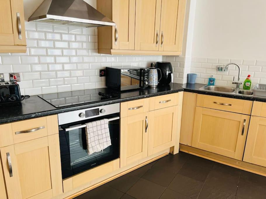 Bright And Calm Apartment - Watford Εξωτερικό φωτογραφία